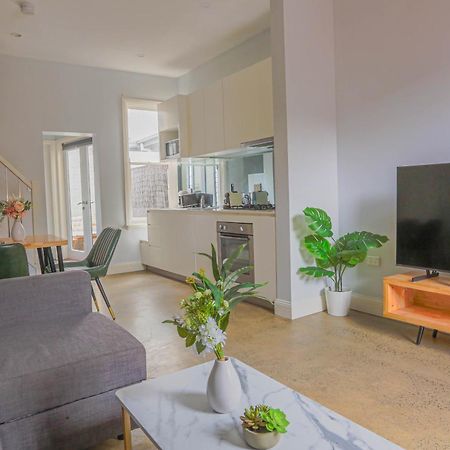 Charming 2 Bedroom House Woolloomooloo Сидни Екстериор снимка